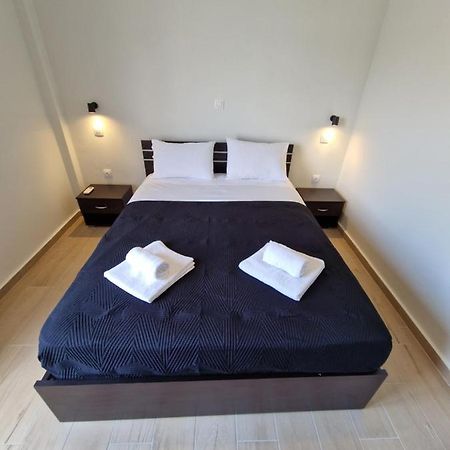 Above Apartments Near The Airport Артемида Екстериор снимка