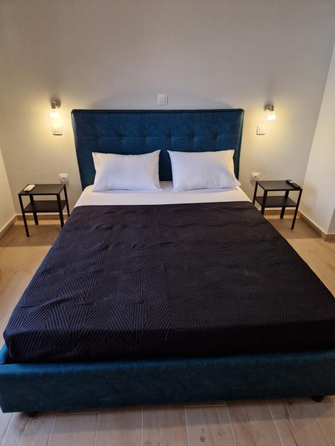 Above Apartments Near The Airport Артемида Екстериор снимка