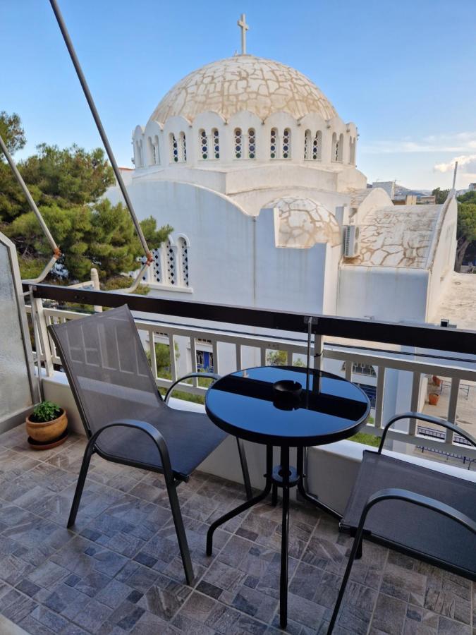 Above Apartments Near The Airport Артемида Екстериор снимка